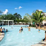 Lacqua Di Roma Com Piscina De Ondas Jr