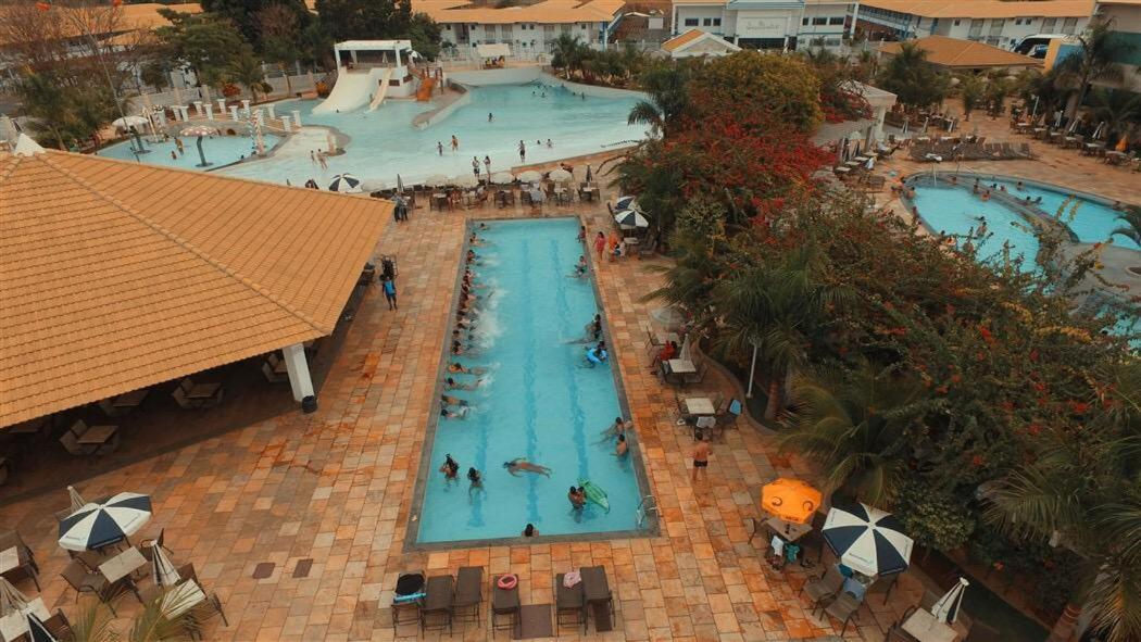 Lacqua Di Roma Com Piscina De Ondas Jr
